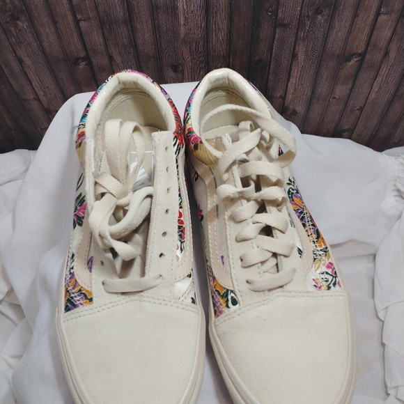 vans cream vans cream